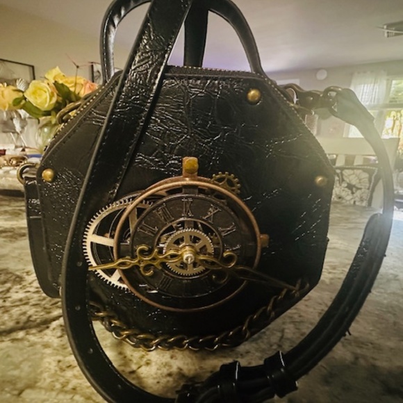 BRAND NEW Unique Crossbody Women's Shoulder Bag Leather Message Clock Black! - Picture 2 of 11